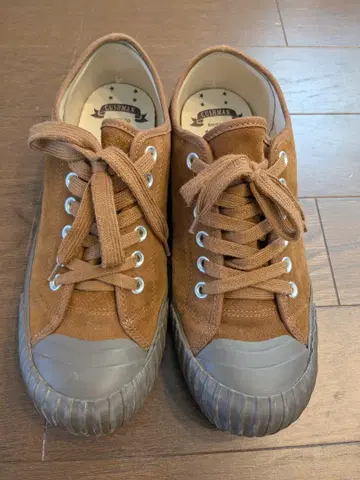 CUSHMAN 로우컷 스웨이드 스니커즈