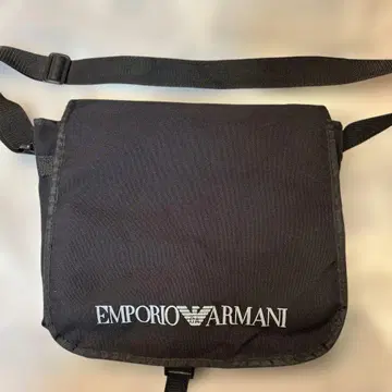 EMPORIO ARMANI 블랙 숄더백
