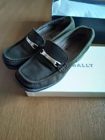 견고한 BALLY 비트 로퍼 스웨이드 가죽 카키색 22~22.5cm