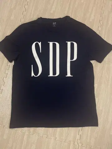 슈차다라파 GAP 티셔츠