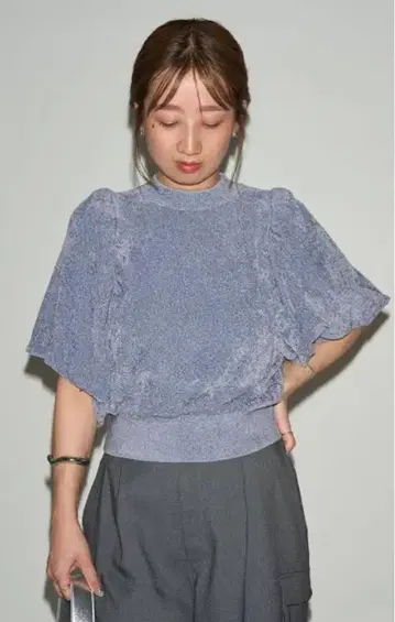 emmi 하프 슬리브 니트