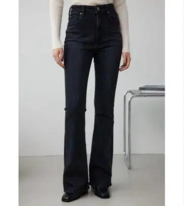 [택 포함 새상품] [AZUL BY MOUSSY] 플레어 데님 팬츠 XS
