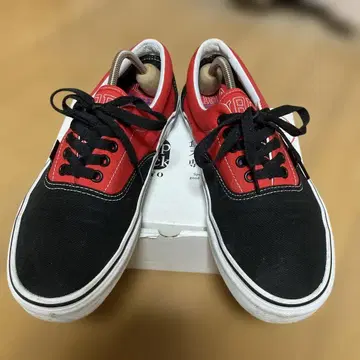 VANS ERA 스컬