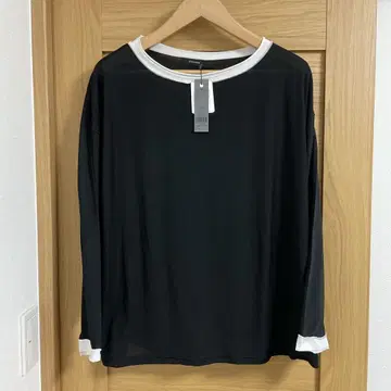 이번 시즌 신상 완판템 택 포함 새상품 지나시스 시어텐지쿠링거 T