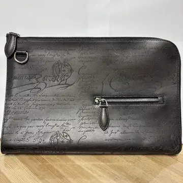 벨루티 블랙 가죽 클러치백