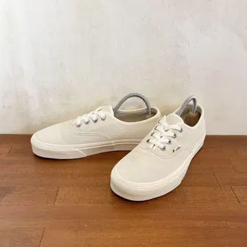 컨디션 최상 반스 오센틱 24.0cm 마쉬멜로우 스웨이드 967
