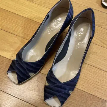 DIANA 다이애나 네이비 오픈토 하이힐 Made in Italy