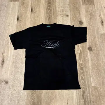 Arch 블랙 T셔츠 L 사이즈