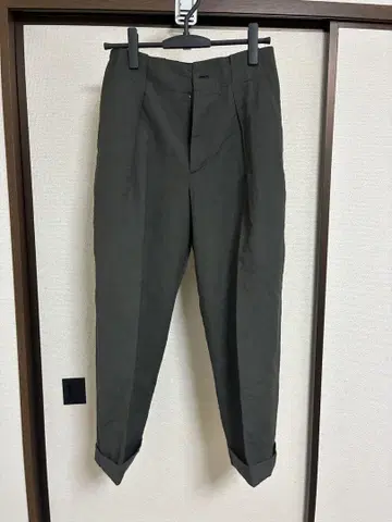 마가렛호웰 올리브 그린 슬랙스