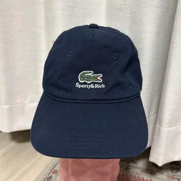 Lacoste & Sporty & Rich 네이비 캡