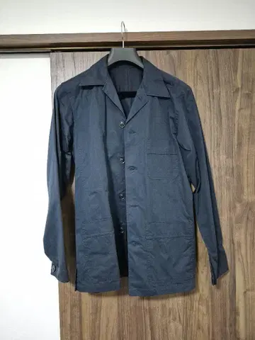 링 재킷 네이비 커버올 가슴 포켓 부착
