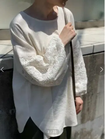 비어즐리 볼륨 소매 레이스 블라우스