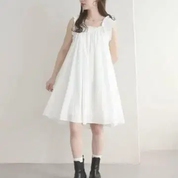 [ umm. ] 어깨 프릴 미니 원피스