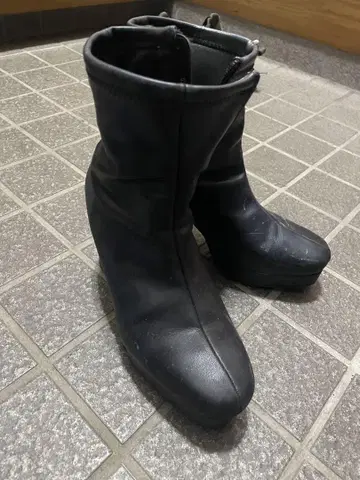 블랙 하이힐 부츠
