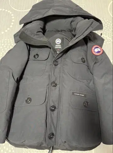 Canada Goose 블랙 다운 자켓 M
