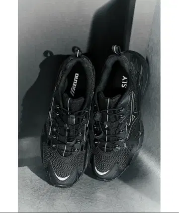 Mizuno x SLY WAVE RIDER 10 미즈노 슬라이 콜라보
