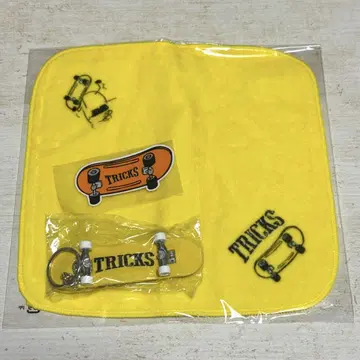 TRICKS 손수건 키링 스티커