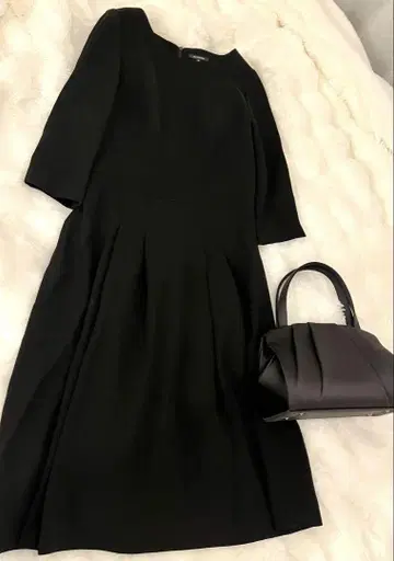 새상품 DOCLASSE 블랙 원피스 사이즈 5