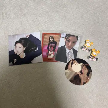 TWICE 지효 트레이딩 카드 핀 배지