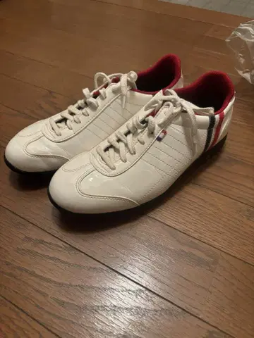 화이트 가죽 골프화