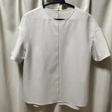 [ 새상품급 ] 베이지 반팔 블라우스