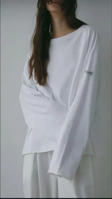 미사용 새상품 ETRE TOKYO 컷오프 커프스 롱 Tee 화이트