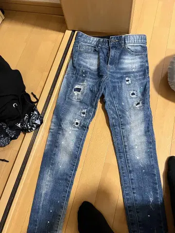 데미지 가공 스키니 데님 라이트 블루