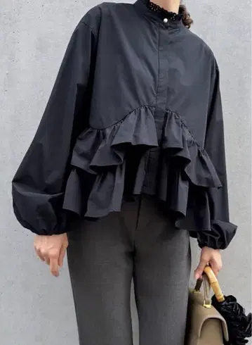 아메노치하레 티어드헴 블라우스 네이비