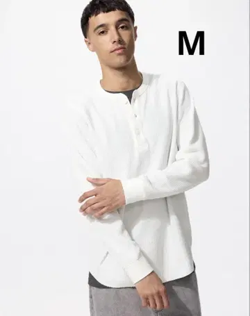 유니클로 UNIQLO 서멀 헨리넥 M