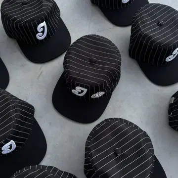 2idiots label pillbox cap stripe 6crayon