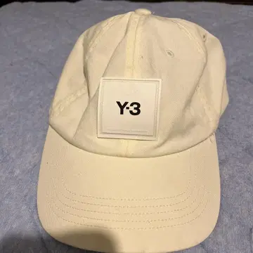 Y-3 화이트 캡 59cm
