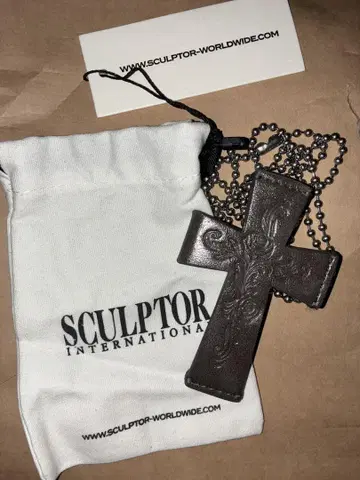 SCULPTOR 카드 케이스 목걸이