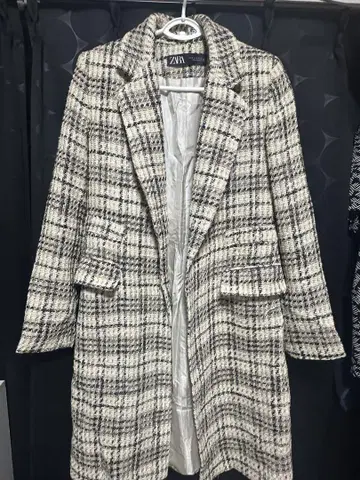 ZARA 체스터 코트 화이트/블랙 체크
