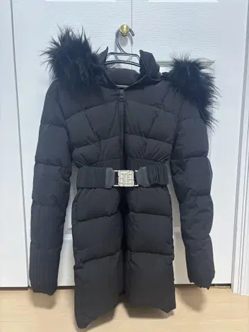 GYDA 블랙 다운 자켓 2024년
