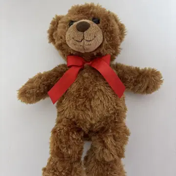 브라운 리본 포함 곰 봉제 인형