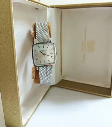 매우 새상품급. IWC 올드 인터 수동 와인딩 손목시계 스퀘어