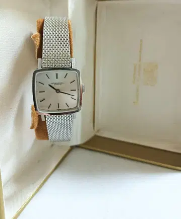 매우 새상품급. IWC 올드 인터 수동 와인딩 손목시계 스퀘어