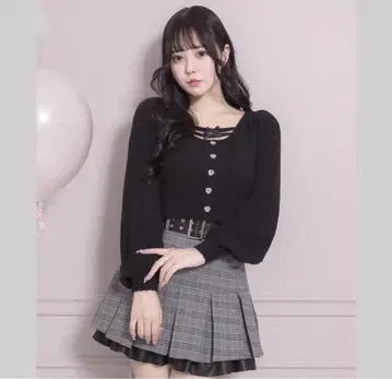 pium 피움 리본 테이프 하트 버튼 마쉬멜로우 니트 블랙