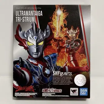 ULTRAMANTAIGA TRI-STRUM S.H.Figuarts