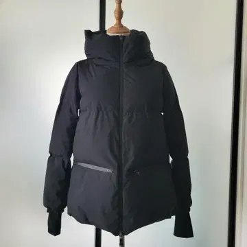 [미사용 새상품] HERNO/PI002045D 라미너 다운 BLK 40