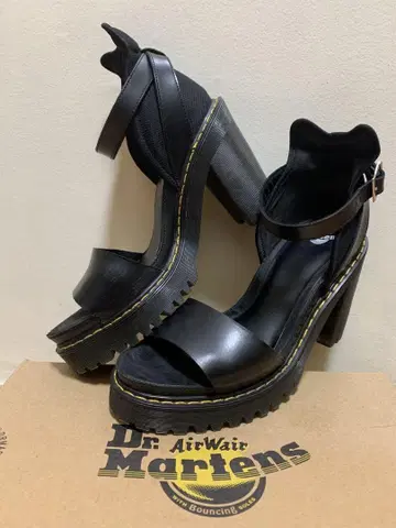 [ 초레어 ] Dr. Martens 청키힐