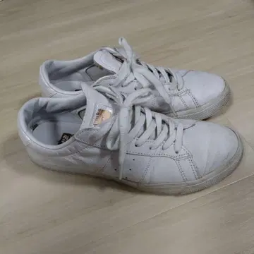 오니츠카타이거 스니커즈 24.5