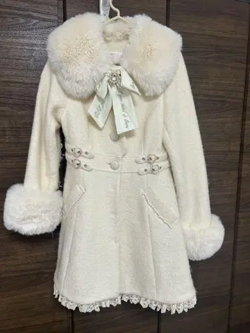 LIZLISA 더블 하트 벨트 메시지 코트