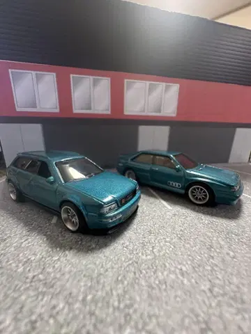 Audi Avant RS2 와 Audi quattro 2대 세트 터콰이즈