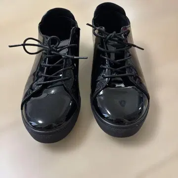 블랙 레이스업 슈즈
