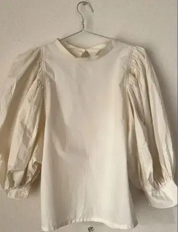 이토 후쿠오카 블라우스