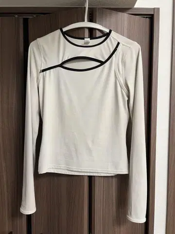 룰루레몬 화이트 긴팔 티셔츠