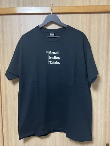 small indies table Tee XL