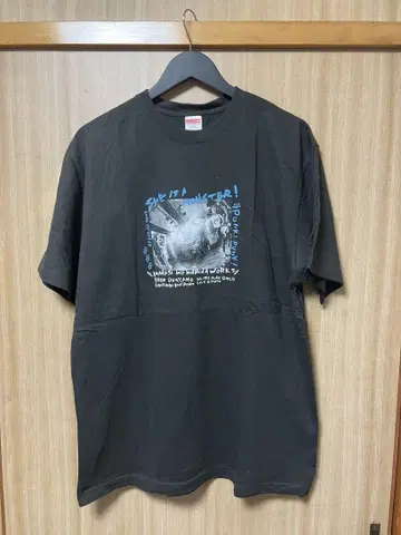 아부리나타운 Tee XL