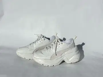 PUMA 시리아 웨지 화이트 통굽 스니커즈 23.5cm